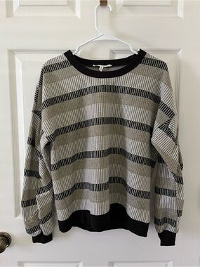 BCBGenerations Womens Striped Crewneck Sweater in Black and Gray